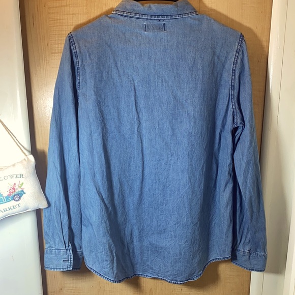 Lucy & Laurel Half-button Denim Shirt - Picture 6 of 9